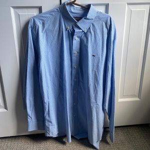 Blue and white pattern vineyard vines